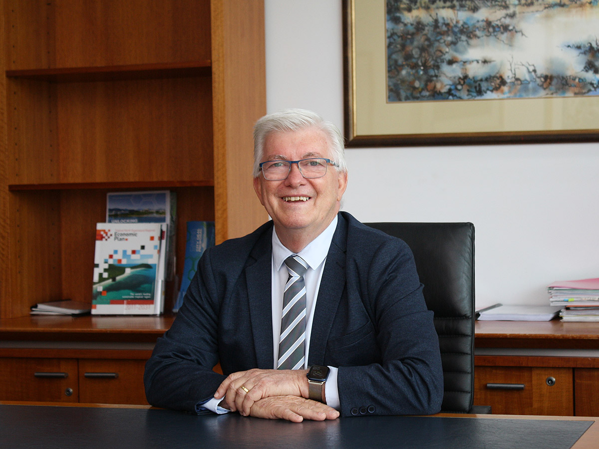 Terry James appointed as new Mayor of Cairns image