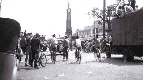 Abbott St with Tropical building