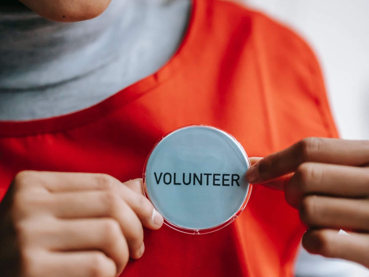 How to volunteer or provide assistance image