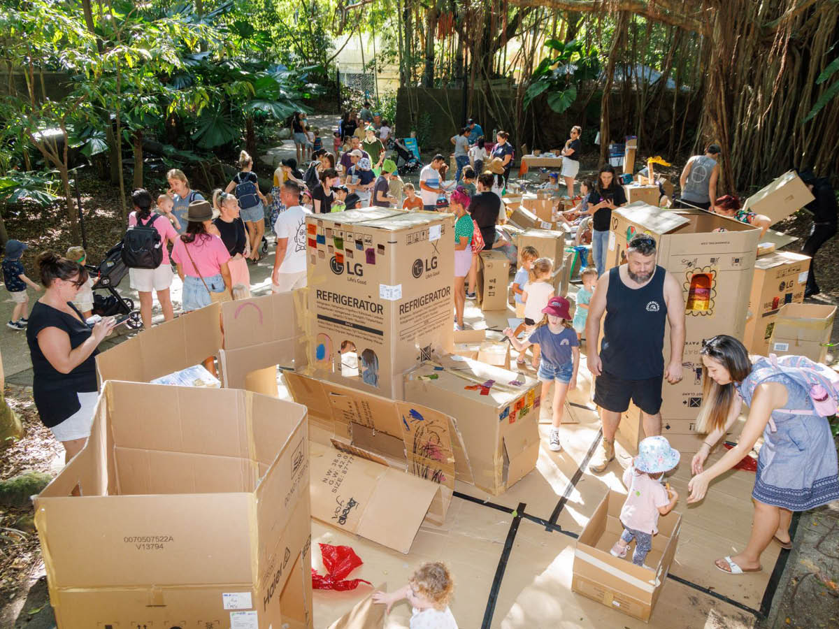 Sun 17 May: Tanks & Botanic Gardens